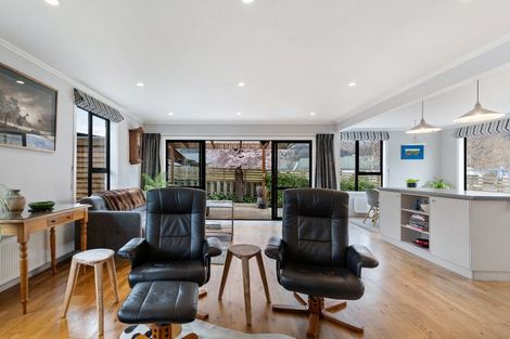 Photo of property in 6 Elva Dawson Place, Arrowtown, 9302