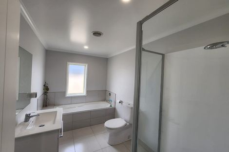 Photo of property in 30 Opouatu Avenue, Glenbrook, 2681