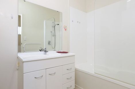 Photo of property in 6 Brashier Circle, Sunnyvale, Auckland, 0612