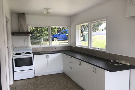 Photo of property in 1/36 Girrahween Drive, Totara Vale, Auckland, 0629