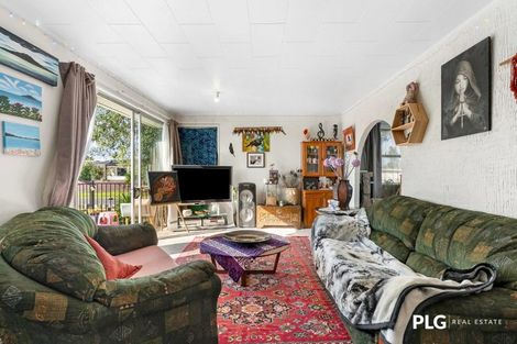 Photo of property in 2 Awakino Place, Manurewa, Auckland, 2102