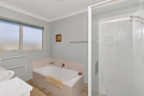 Photo of property in 16 Clifford Place, Amberley, 7410