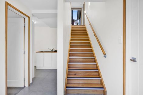 Photo of property in 11 Margaret Place, Merrilands, New Plymouth, 4312