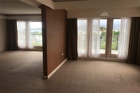 Photo of property in 37 Tio Tio Road, Miramar, Wellington, 6022