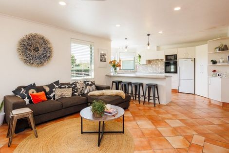 Photo of property in 19 Barnett Drive, Marton, 4710