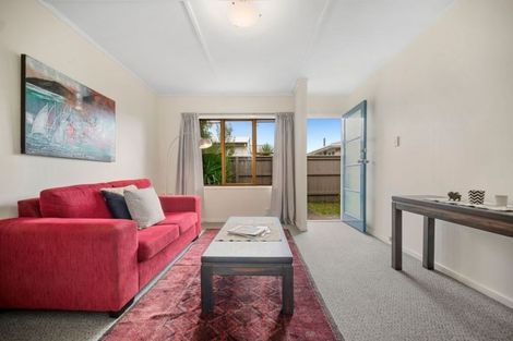Photo of property in 2/35-37 O'donn Avenue, Beach Haven, Auckland, 0626