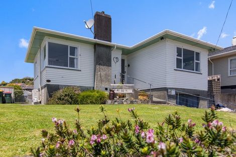 Photo of property in 14 Rospeath Crescent, Spotswood, New Plymouth, 4310