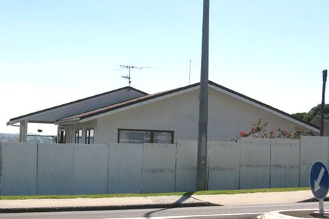 Photo of property in 1/167 Mokoia Road, Birkenhead, Auckland, 0626