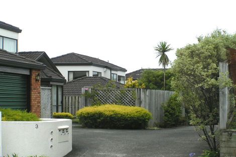 Photo of property in 2/3 Hart Road, Hauraki, Auckland, 0622