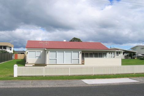 Photo of property in 303a Beach Road, Whangamata, 3620
