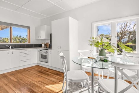 Photo of property in 25 Kent Road, Saint Johns Hill, Whanganui, 4501