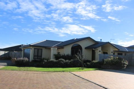 Photo of property in 5 Azara Court, Milson, Palmerston North, 4414