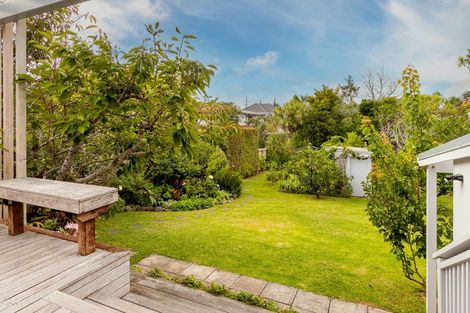 Photo of property in 16 Wainoni Avenue, Point Chevalier, Auckland, 1022