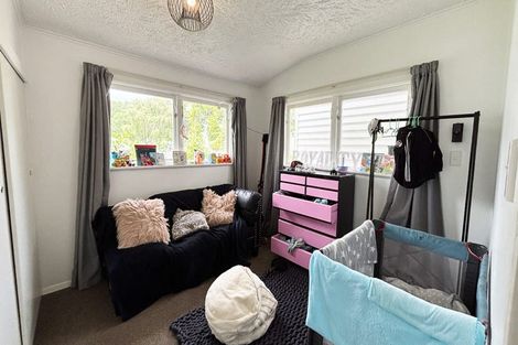 Photo of property in 37 Bird Grove, Stokes Valley, Lower Hutt, 5019