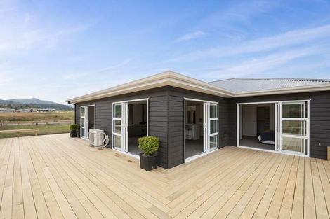Photo of property in 13 Kahikatea Drive, Kinloch, Taupo, 3377