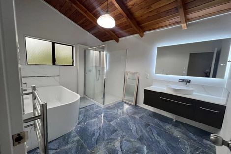 Photo of property in 2/24 Matipo Road, Mairangi Bay, Auckland, 0630