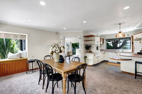 Photo of property in 15 Del Mar Place, Merrilands, New Plymouth, 4312