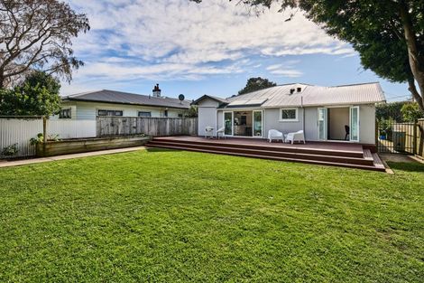 Photo of property in 7 Fairfield Avenue, Fairfield, Lower Hutt, 5011