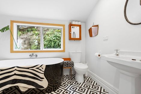 Photo of property in 47 Hawkhurst Road, Lyttelton, 8082