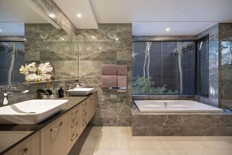 Photo of property in 31 Hackett Road, Jacks Point, Queenstown, 9371