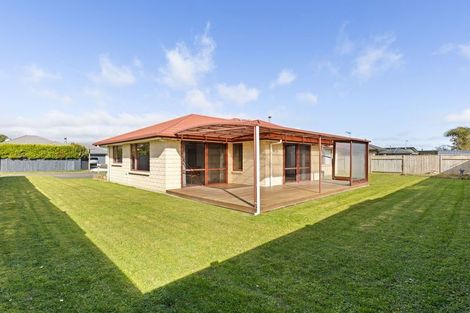 Photo of property in 16 Orlando Way, Kelvin Grove, Palmerston North, 4414