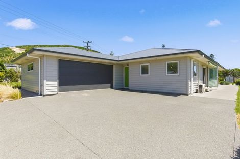 Photo of property in 1 Te Naihi Place, Paraparaumu, 5032