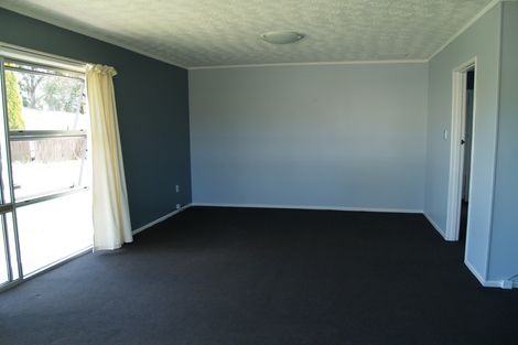 Photo of property in 1/29 Garelja Road, Henderson, Auckland, 0612