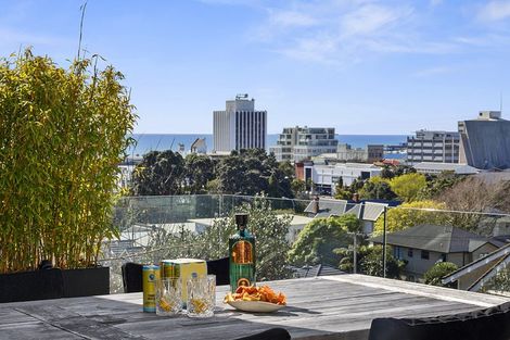 Photo of property in 86 Brougham Street, New Plymouth, 4310