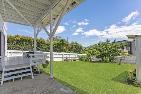 Photo of property in 27 Gilfillan Street, Blockhouse Bay, Auckland, 0600