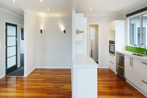 Photo of property in 4 Eton Place, Terrace End, Palmerston North, 4410