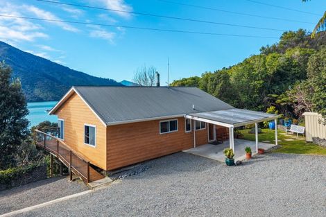 Photo of property in 674 Moetapu Bay Road, Moetapu Bay, Picton, 7282