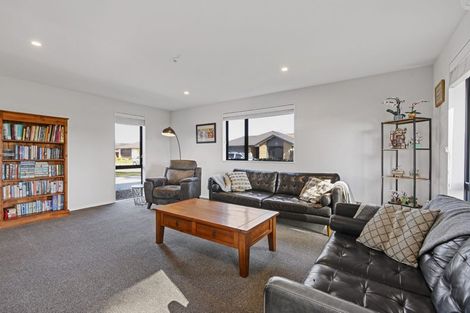 Photo of property in 22 Minerva Crescent, Woodend, 7610