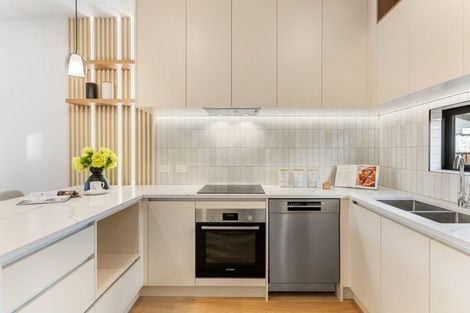 Photo of property in 33 Puihi Crescent, Massey, 0614