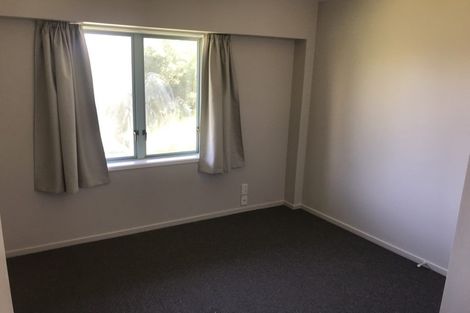 Photo of property in 2/93a Kelburn Parade, Kelburn, Wellington, 6012