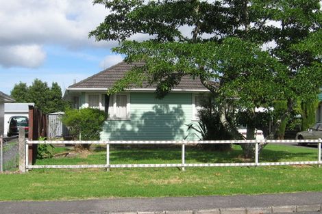Photo of property in 18 Hereford Street, Te Atatu Peninsula, Auckland, 0610