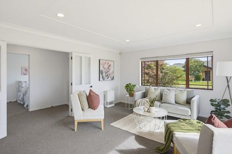 Photo of property in 4 Glen Loch Place, Paraparaumu, 5032
