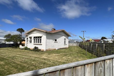 Photo of property in 7 Seddon Street, Dannevirke, 4930