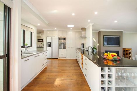 Photo of property in 25 Stella Drive, Clarks Beach, 2122