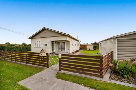 Photo of property in 19 Kapuni Street, Manaia, 4612