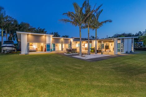 Photo of property in 1 Kotare Heights, Kerikeri, 0230