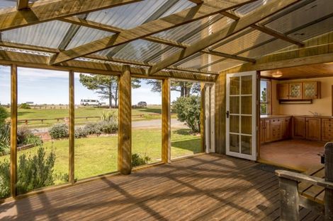 Photo of property in 6 Chamberlain Avenue, Amberley, 7481