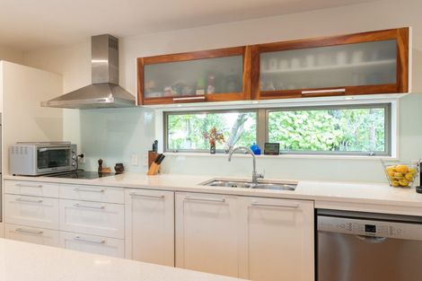 Photo of property in 15 Nuffield Street, Tawa, Wellington, 5028