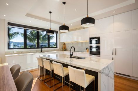 Photo of property in 21 Waitotara Way, Whitianga, 3510