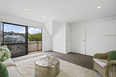 Photo of property in 10a Lambley Road, Titahi Bay, Porirua, 5022