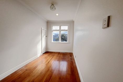 Photo of property in 38 Hawker Street, Mount Victoria, Wellington, 6011