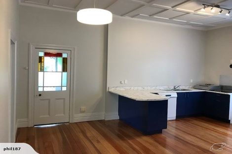 Photo of property in 135 Carlyle Street, Napier South, Napier, 4110