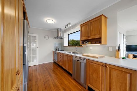 Photo of property in 53 Saint Johns Terrace, Tawa, Wellington, 5028