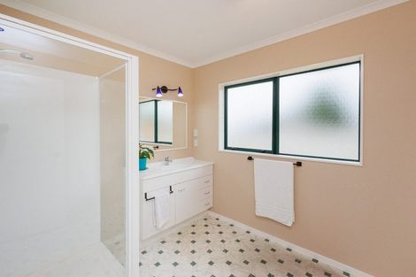 Photo of property in 140 Pacific Drive, Fitzherbert, Palmerston North, 4410