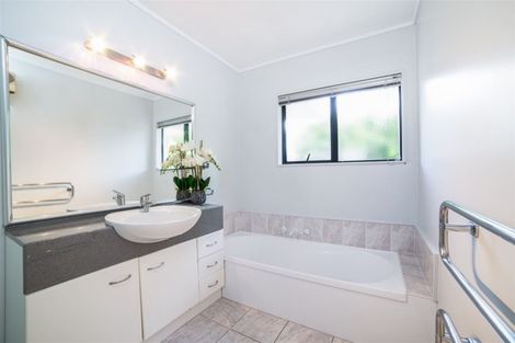 Photo of property in 2/12 Belmont Terrace, Milford, Auckland, 0620