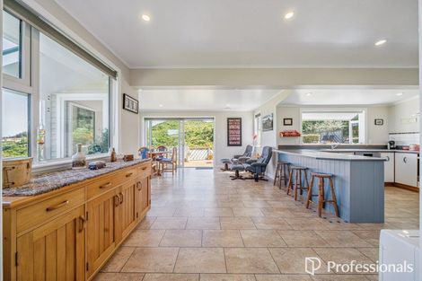 Photo of property in 14 Bushey Way, Maungaraki, Lower Hutt, 5010